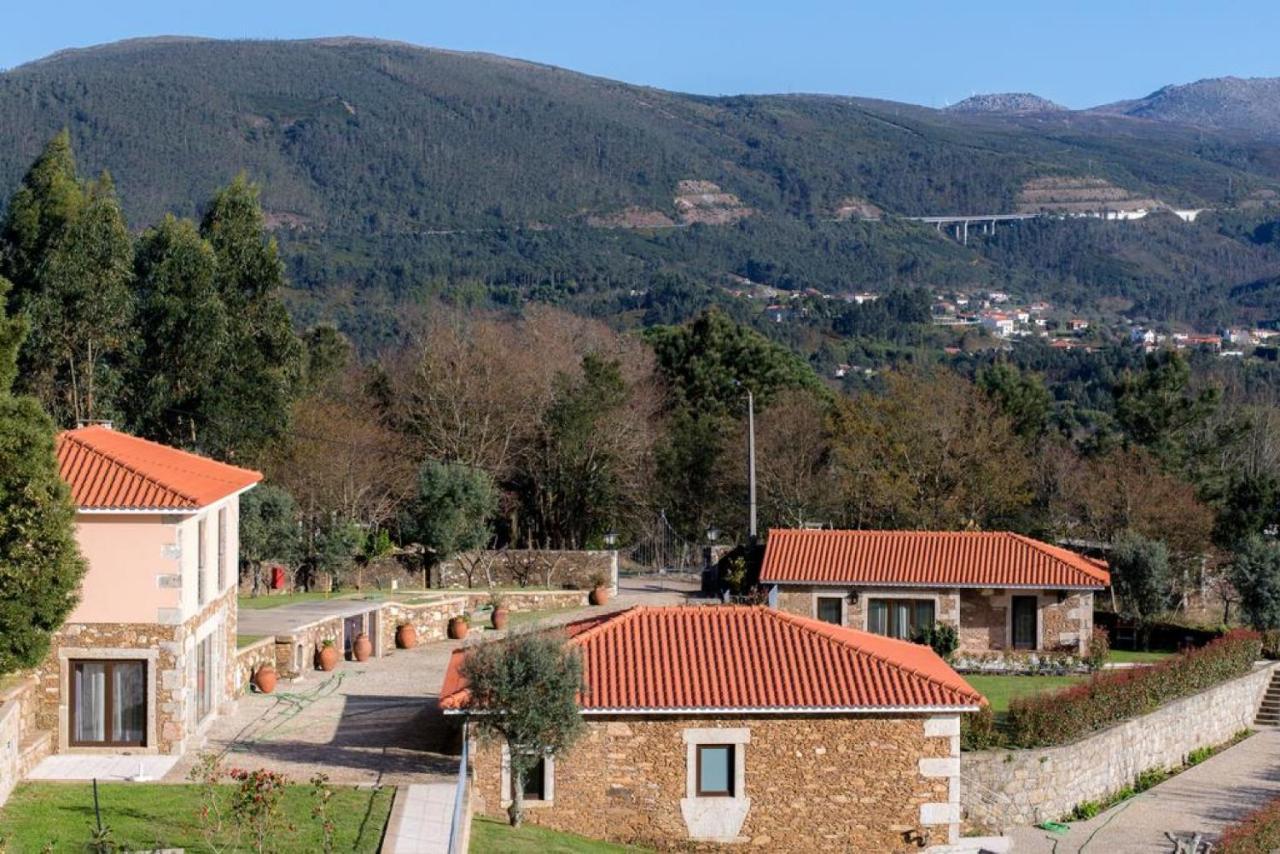 Deville Luxury Retreat Каминя Екстериор снимка